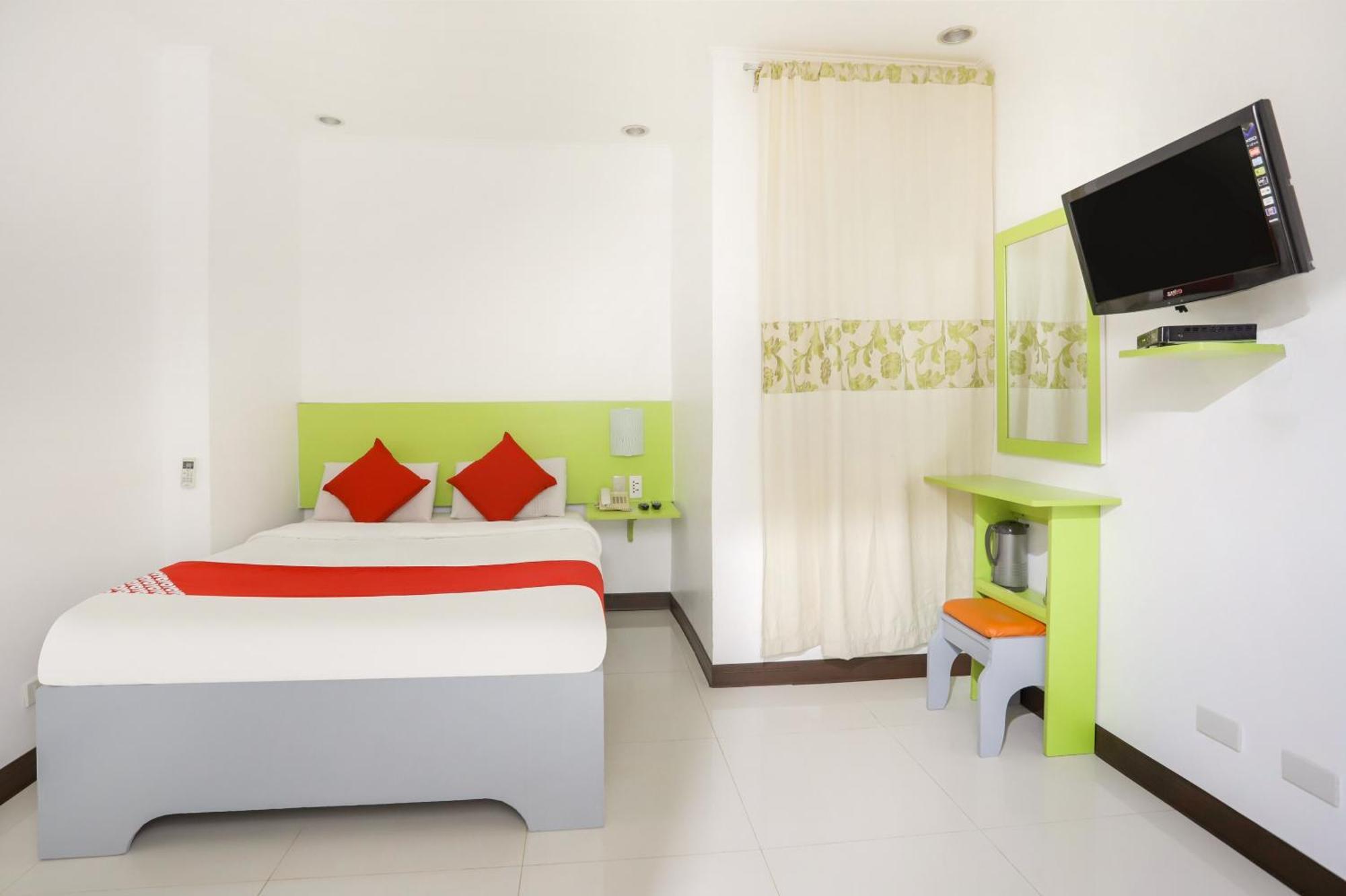 Oyo 210 Apple Tree Suites Cebu Stadt Exterior foto